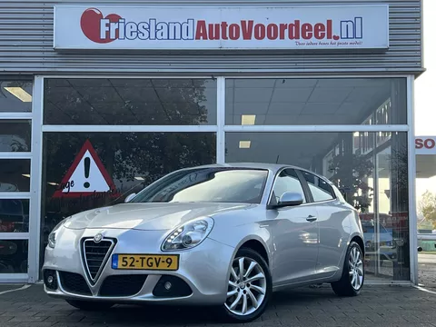 Alfa Romeo Giulietta 1.4 T Distinctive 170 PK / Leder / Stoelverw. / PDC / Cruise / Clima / 2012