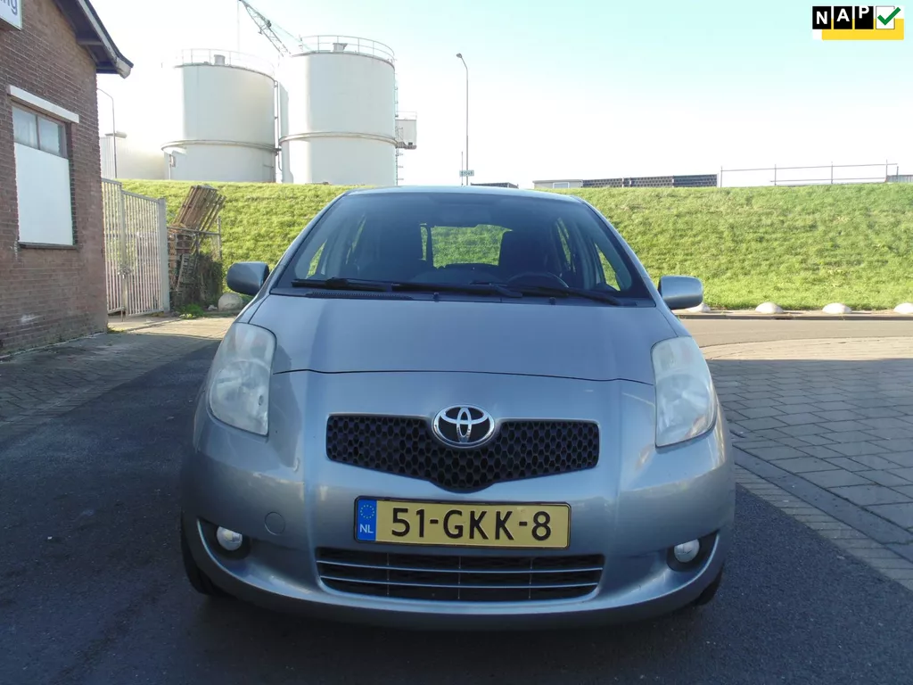 Toyota Yaris 1.3 VVTi Sol MMT MET AIRCO TREKHAAK