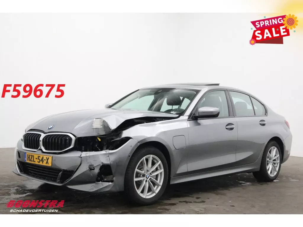 BMW 3 Serie 330e Schuifdak 360&deg; LED Cruise SHZ 4.216 km!