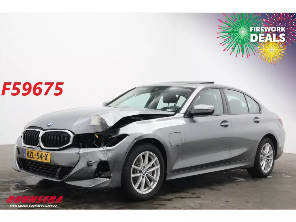 BMW 3 Serie 330e Schuifdak 360&deg; LED Cruise SHZ 4.216 km!