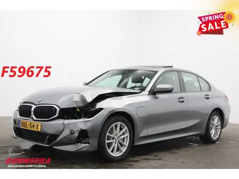 BMW 3 Serie 330e Schuifdak 360&deg; LED Cruise SHZ 4.216 km!