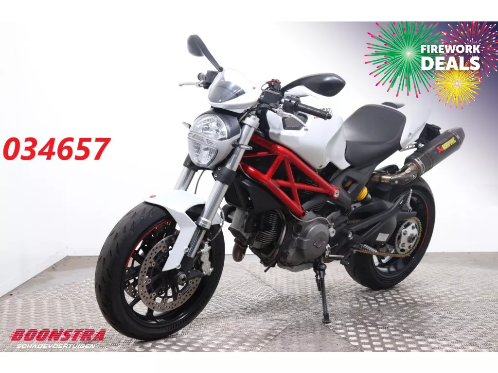 Ducati Monster 796 Akrapovic Lap Timer!