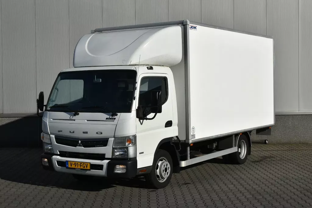 FUSO Canter BAKWAGEN 3C15 MET 750KG LAADKLEP