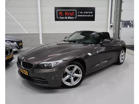 BMW Z4 Roadster sDrive23i Automaat 1e Eig. 6-Cilinder Airco-cc Stof Stoelverwarming Havannabruin met. Nette staat Sportvelgen Youngtimer Automaat Flippers Boekjes/rekeningen aanwezig PDC V/A