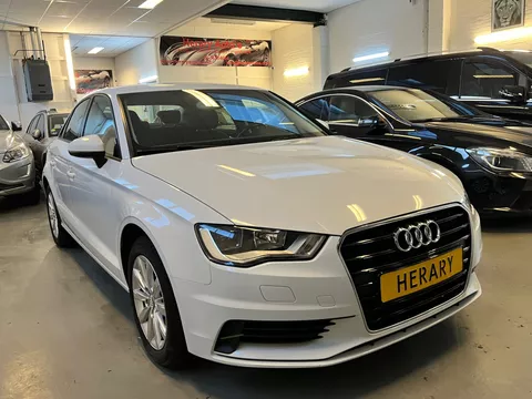 Audi A3 Limousine 1.6 TDI Sedan Navi Clima Bj-14
