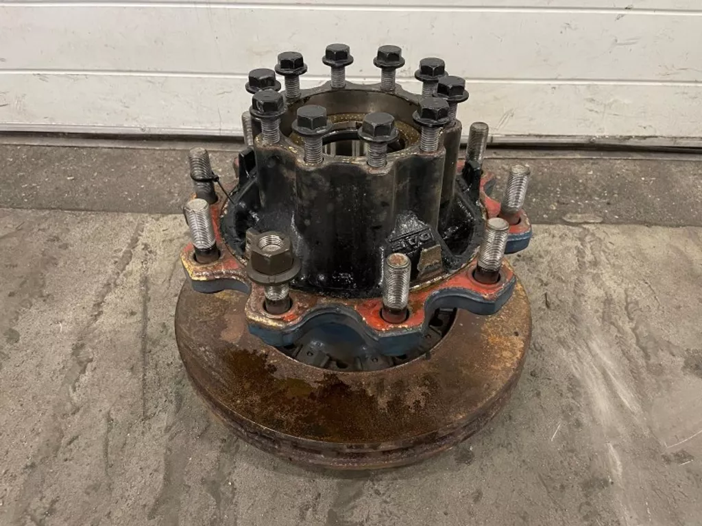 DAF 2104395 WIELNAAF ACHTERAS