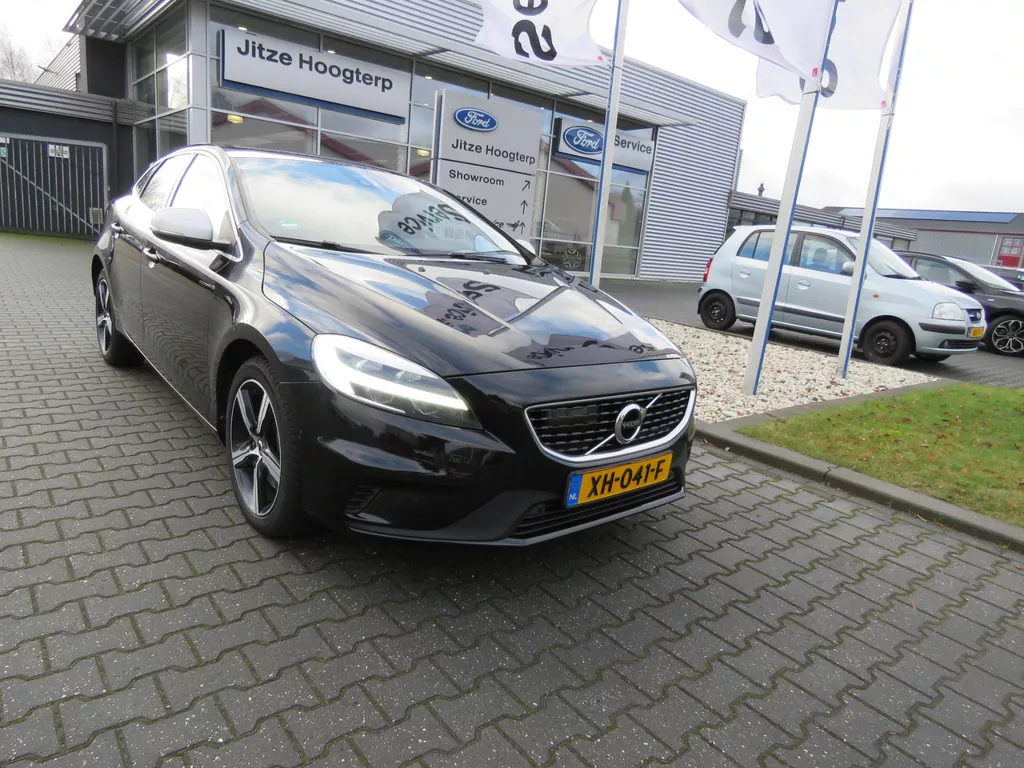 Volvo V40 1.5 T3 Polar+ Sport R-DESIGN.NAVI.PANORAMADAK,AFN HAAK.STOELVERW.CAMERA.88584KM.