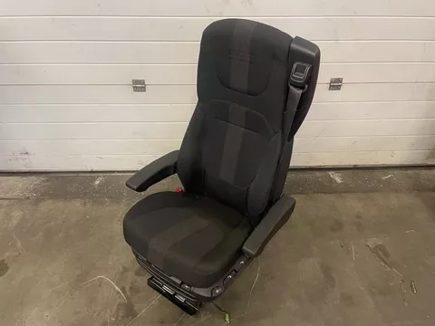 DAF 2296519 / 2437916 CHAUFFEURSSTOEL LUXURY MET DAF-LOGO