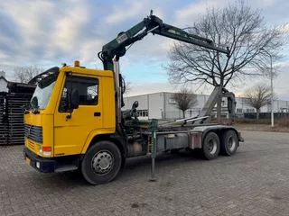 Volvo FL10 6X4 / MANUAL / HIAB 100