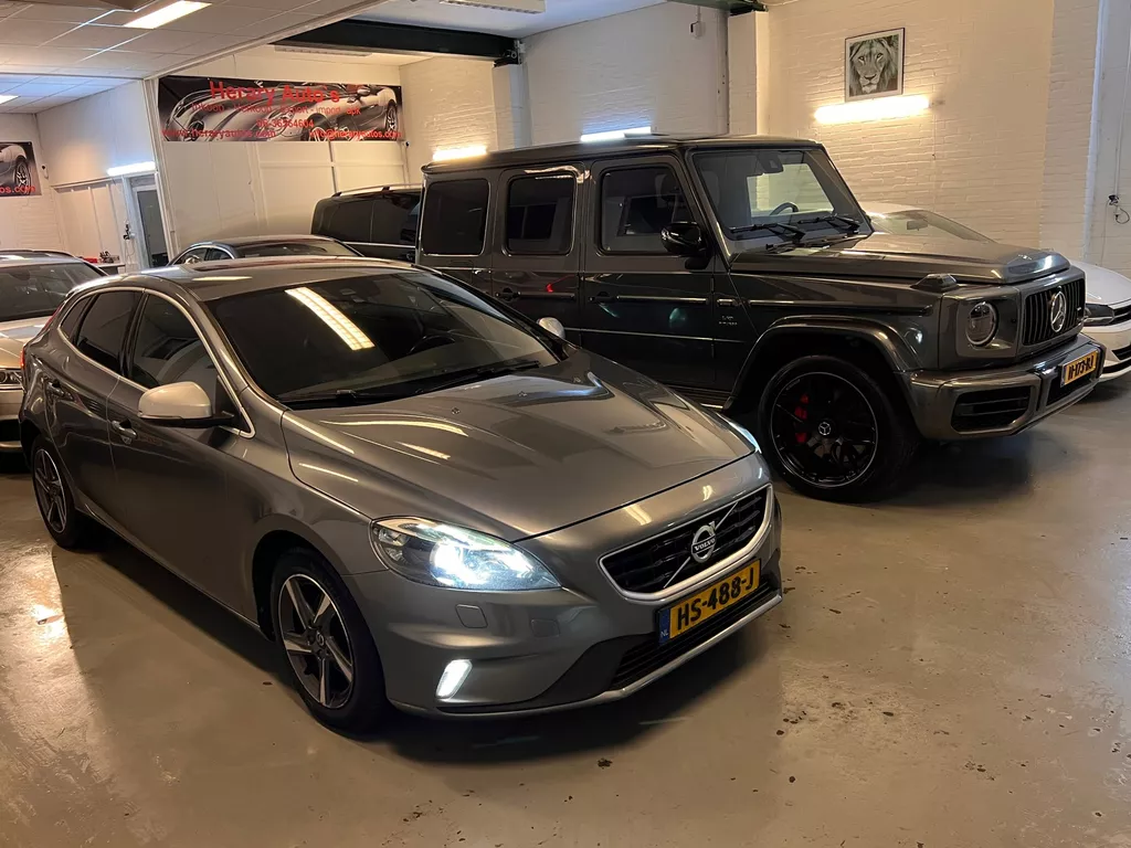 Volvo V40 2.0 D2 R-Design 5-DOORS NAVI BJ-15 EURO-6