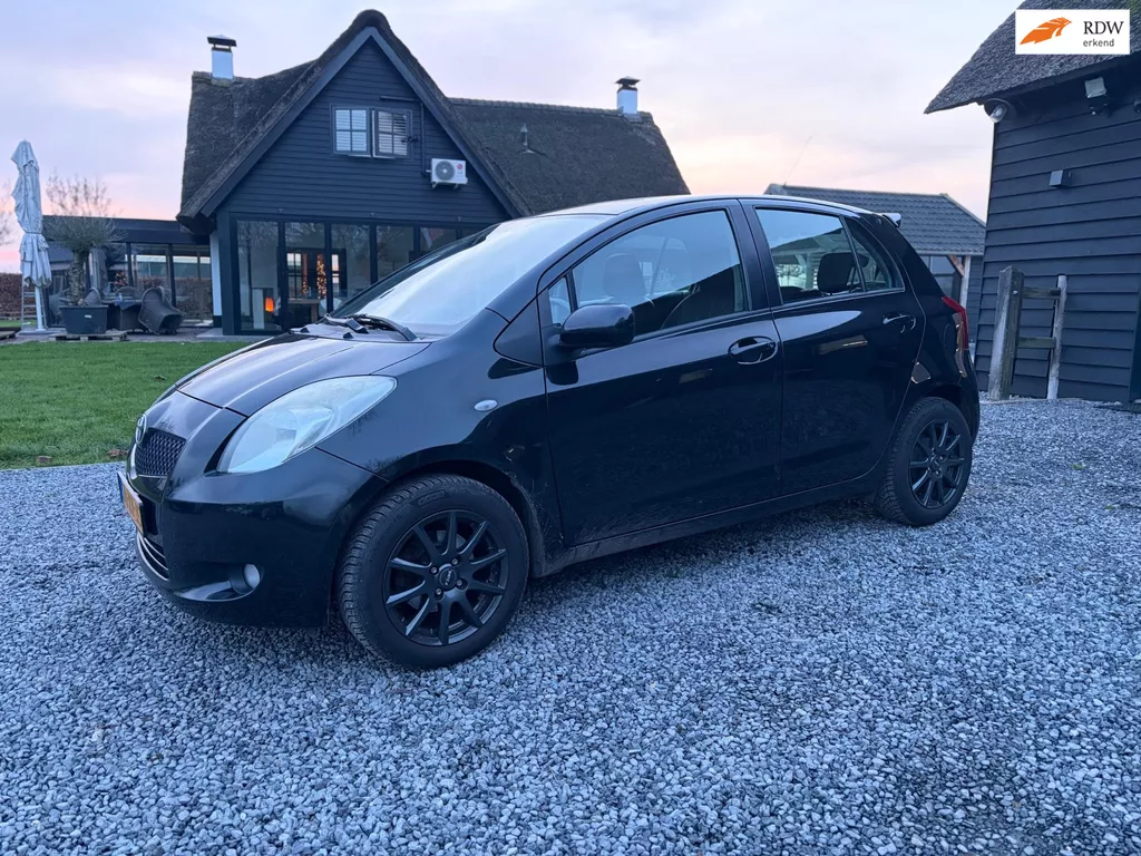 Toyota Yaris 1.3 VVTi Sol