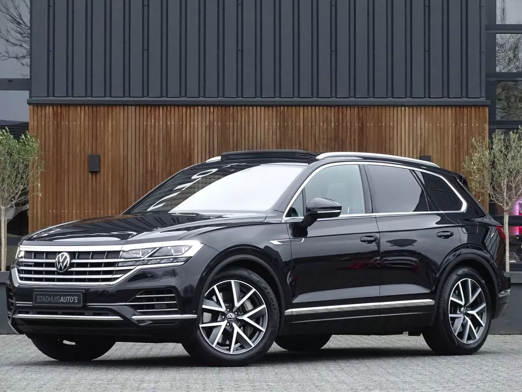 Volkswagen Touareg 3.0 TSI e-Hybrid 462PK / pano / 360&deg; / trekhaak