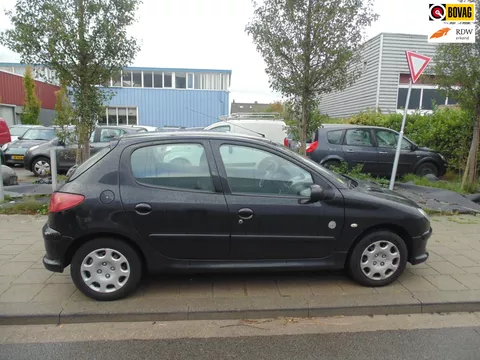 Peugeot 206 1.4 G&eacute;n&eacute;ration met airco 2008