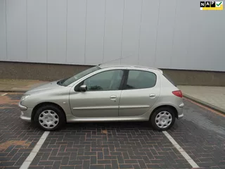 Peugeot 206 1.4 Forever MET AIRCO TREKHAAK