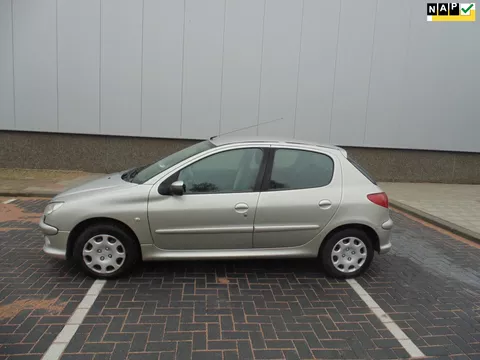 Peugeot 206 1.4 Forever MET AIRCO TREKHAAK
