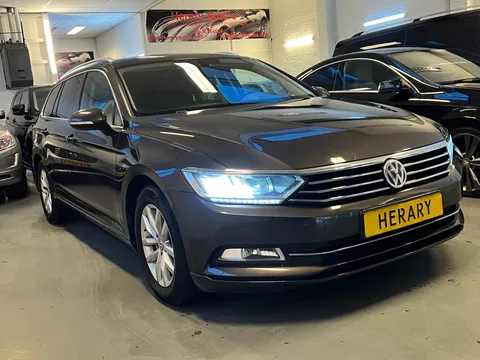 Volkswagen Passat Variant 1.6 TDI Kombi Navi Led BJ-15 EURO-6