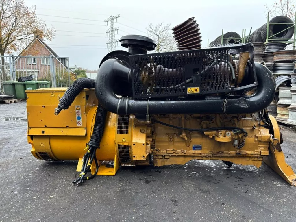 Diverse 2806A-E18TAG1 PERKINS+OLYMPIAN CATERPILLAR GENERATOR GEP605 605KVA 484KW 415/24V (WITH DAMAGE)