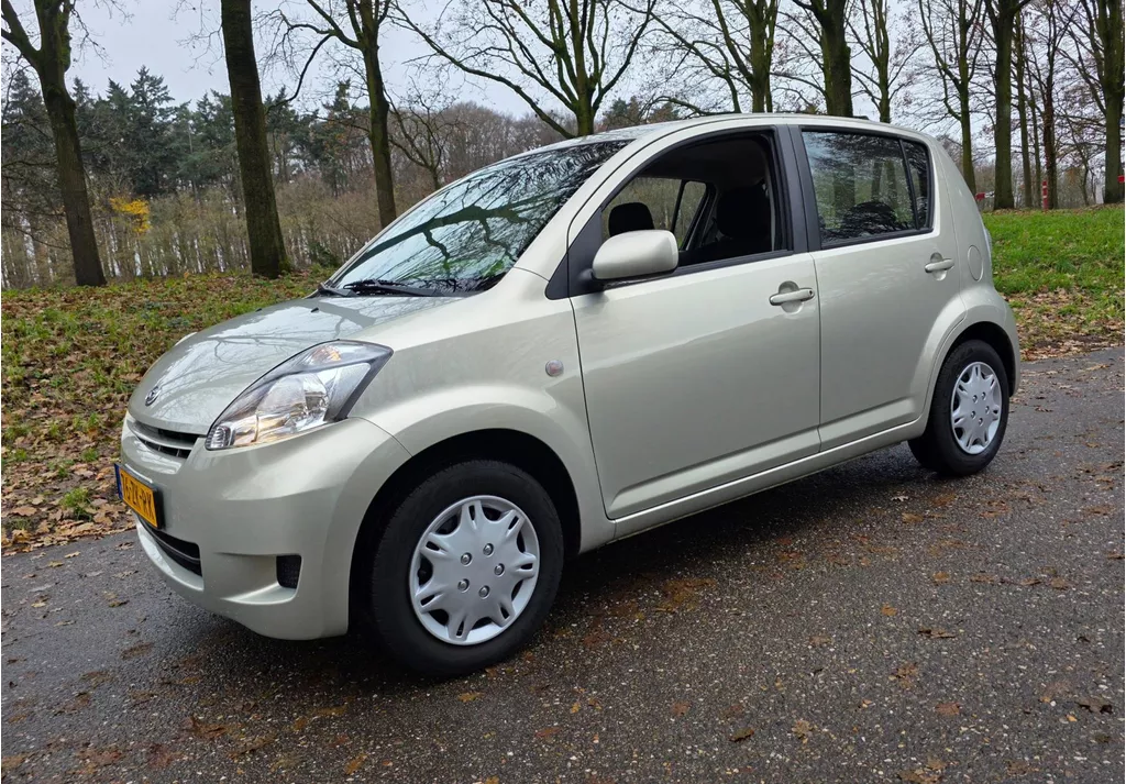 Daihatsu Sirion 2 1.3-16V - Automaat ! 62.171 KM ! NL Auto !