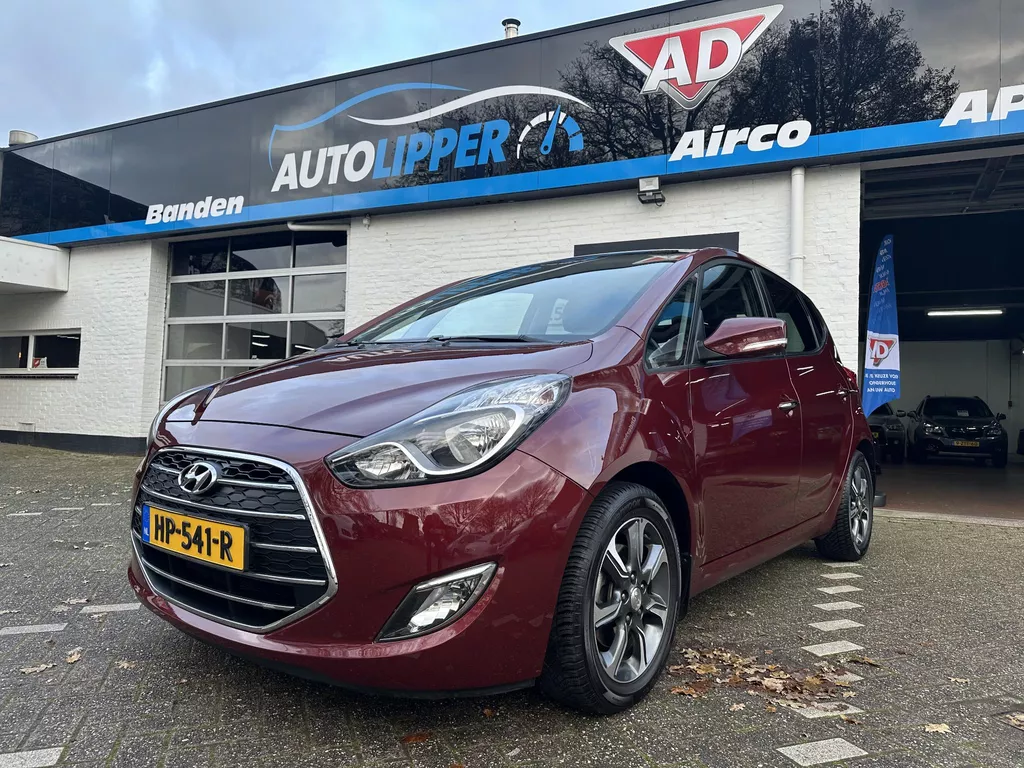 Hyundai ix20 1.6i Premium /Nieuwe apk bij aflevering/Camera/Navigatie/Lm velgen/All season banden/Panorama raam/Automaat/Dealer onderhouden/Leder