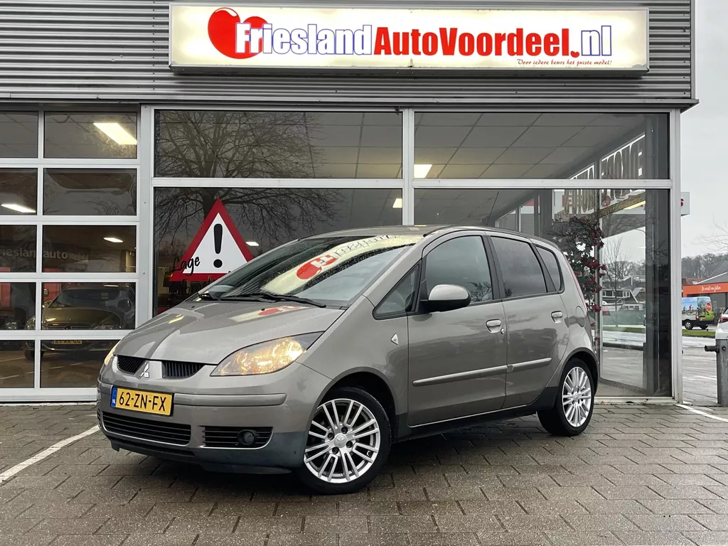 Mitsubishi Colt 1.5 Sky /Schuif- kanteldak 2X/Airco/LMV/Trekhaak/Nieuwe APK bij afl./