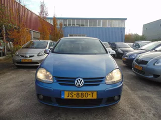 Volkswagen Golf 1.6-16V FSI