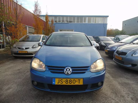 Volkswagen Golf 1.6-16V FSI
