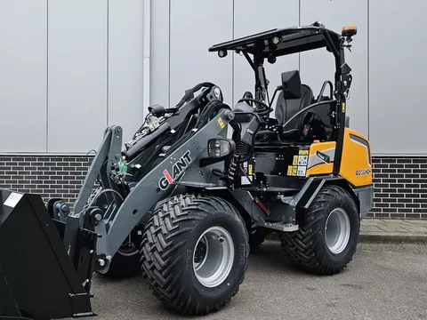 Giant G2700 HD+ KNIKLADER NIEUW