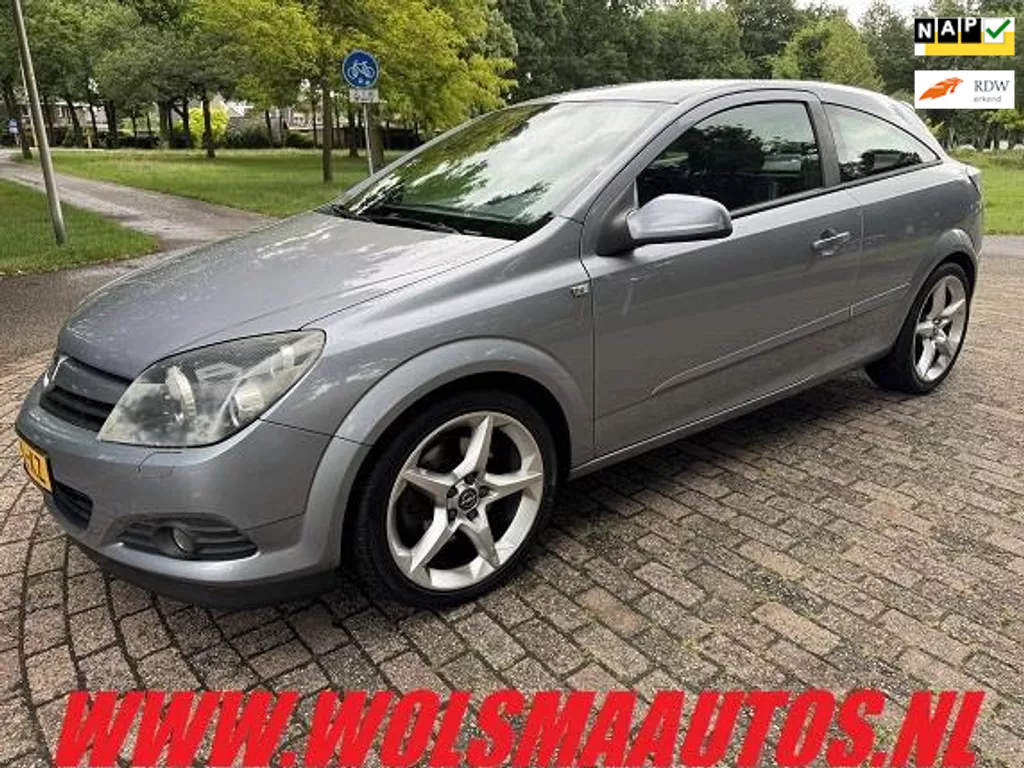 Opel Astra GTC 2.0 T Sport