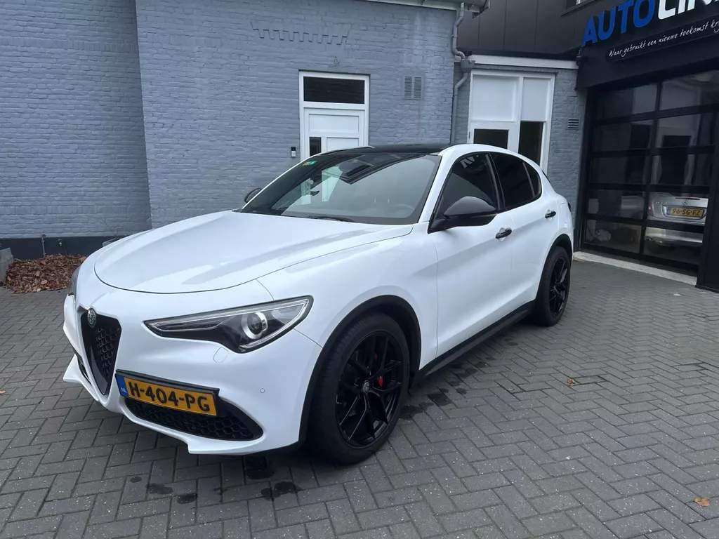 Alfa Romeo Stelvio 2.0 T | 280 PK | PANO | CAMERA | LEER | KEYLESS |