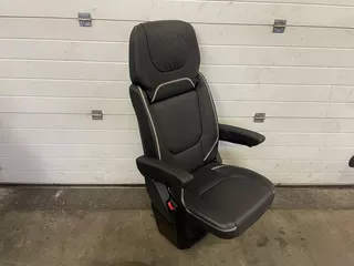 DAF 2296739 GRAMMER BIOSCOOPSTOEL MET TAFEL