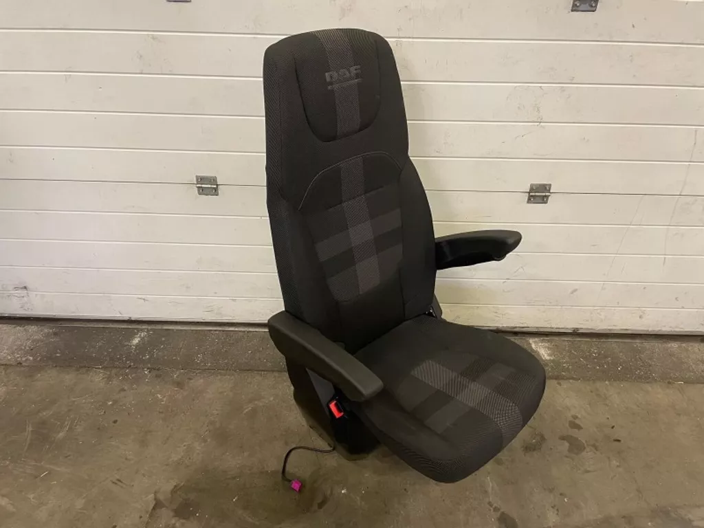 DAF 2294310 / 2273936 BIOSCOOP PASSAGIERSSTOEL GRAMMER (INKLAPBAAR)