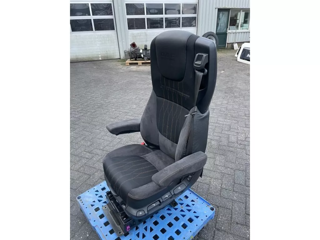 DAF GRAMMER BESTUURDERSSTOEL SUPER LUXURY