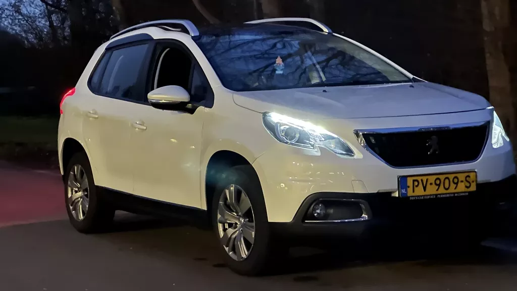 Peugeot 2008 1.2 PureT. Blue Lion