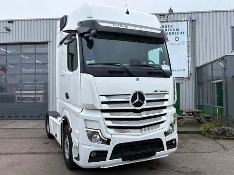 Mercedes-Benz Actros 1845 Gigaspace, 2 x Tank
