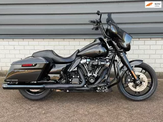 Harley Davidson FLHXS Street Glide special M8 (BJ 2019)