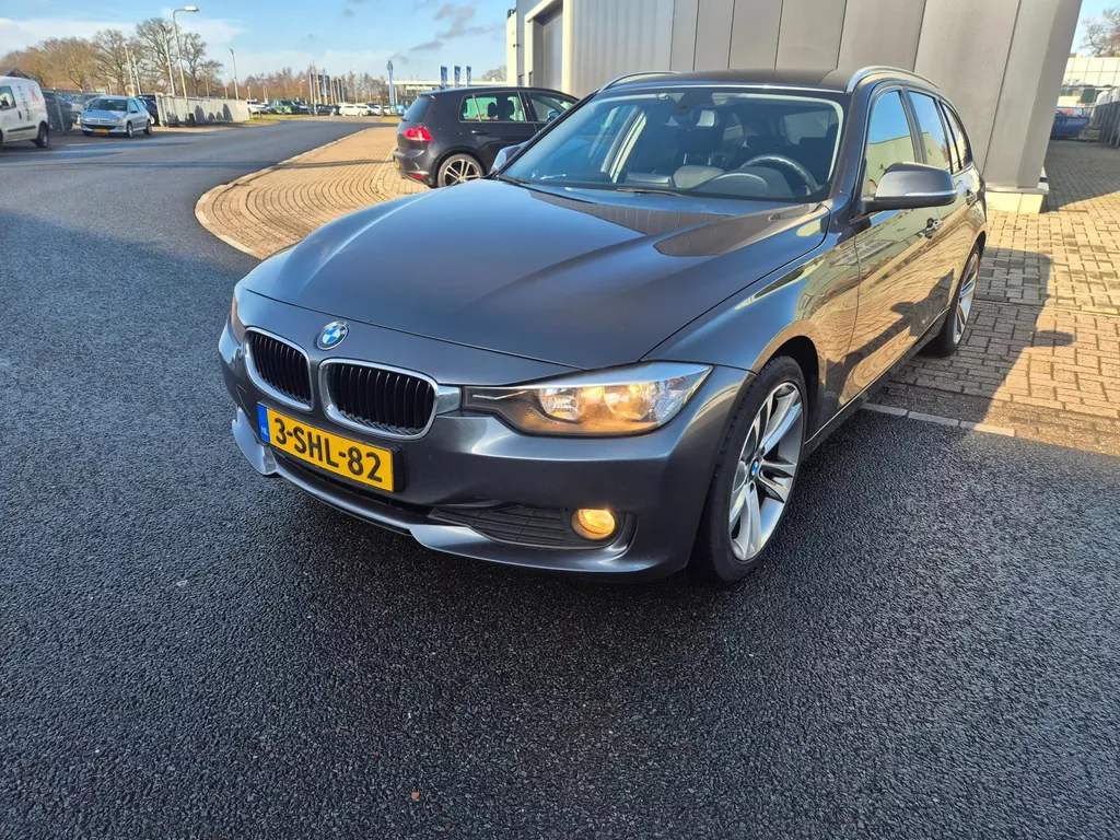 BMW 3-serie Touring 318d Upgrade Edition Automaat Leer Nap