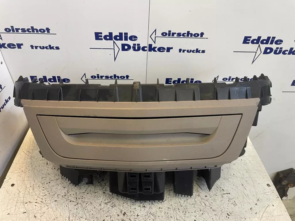 DAF 2295670 OPBERGBAK MET LICHTE SCHADE