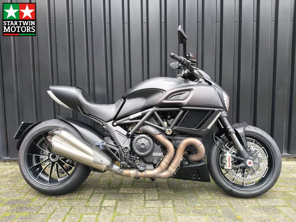 Ducati Diavel Dark