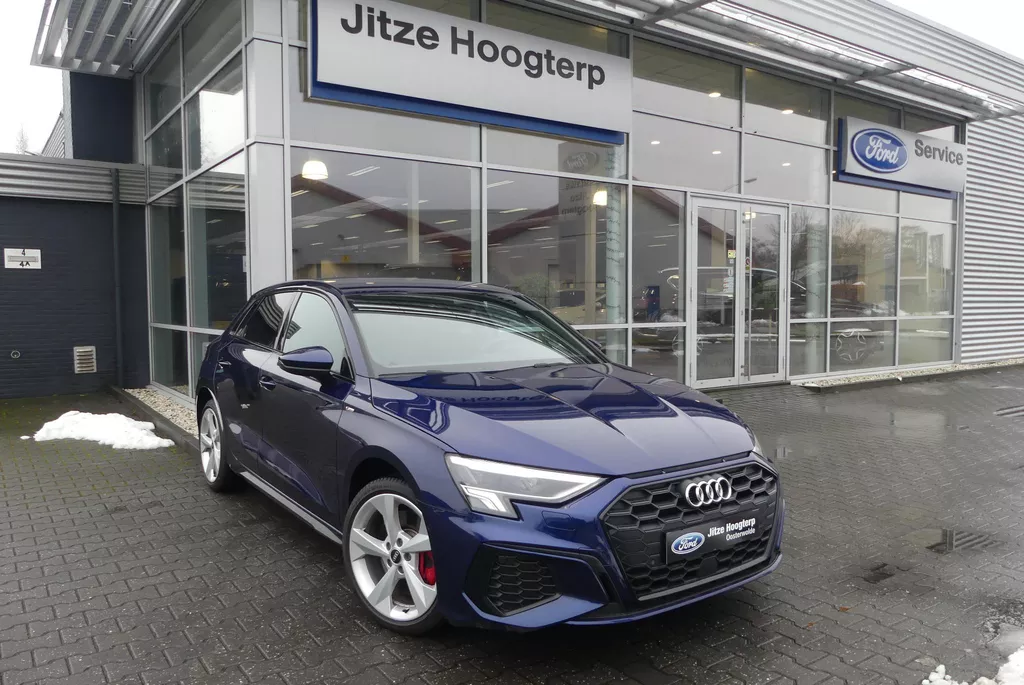Audi A3 Sportback 45 TFSI e S edition Competition HALF LEDER, STOELVERWARMING, ADAPT. CRUISE, CLIMA, CAMERA, PDC V&amp;A, NAVI, 47.526KM
