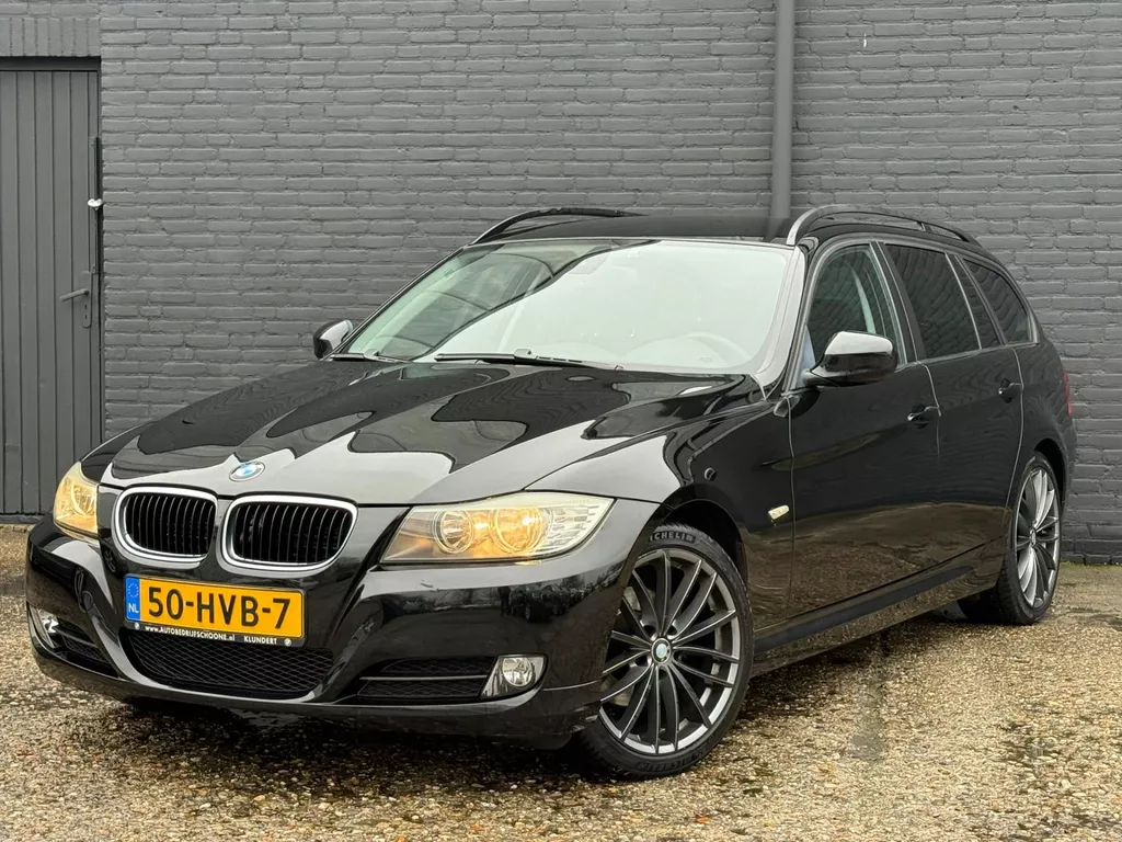 BMW 3-serie Touring 318i Business Line AIRCO | PDC | CRUISE | NWE APK