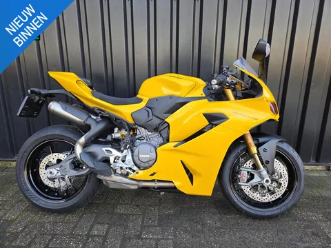 Ducati Panigale V2S Yellow
