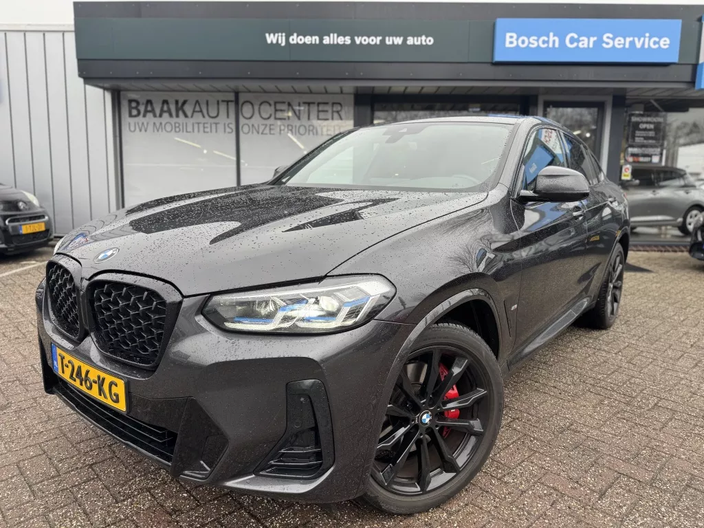 BMW X4 xDrive20i Business Edition + | Pano | M Pakket | Laser