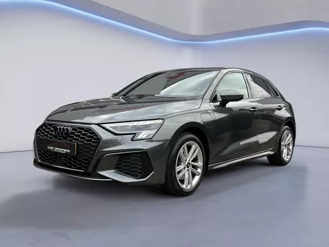 Audi A3 Sportback 40 TFSI e Edition S Line /Apple &amp; Android carplay/Achteruitrijcamera/Stoelverwarming/Sportstuur/Cruise &amp; Clima/Isofix (MET GARANTIE*)