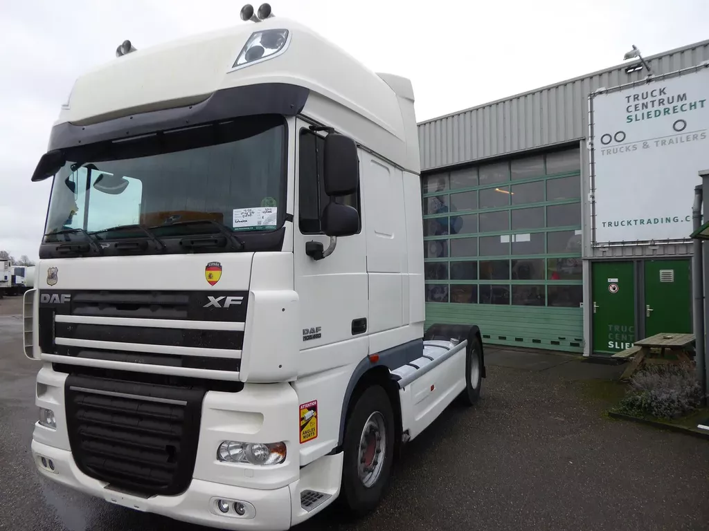 DAF XF 105 SSc , MOTOR PROBLEEM, 460HP/Retarder/ Toplights 2 x tanks
