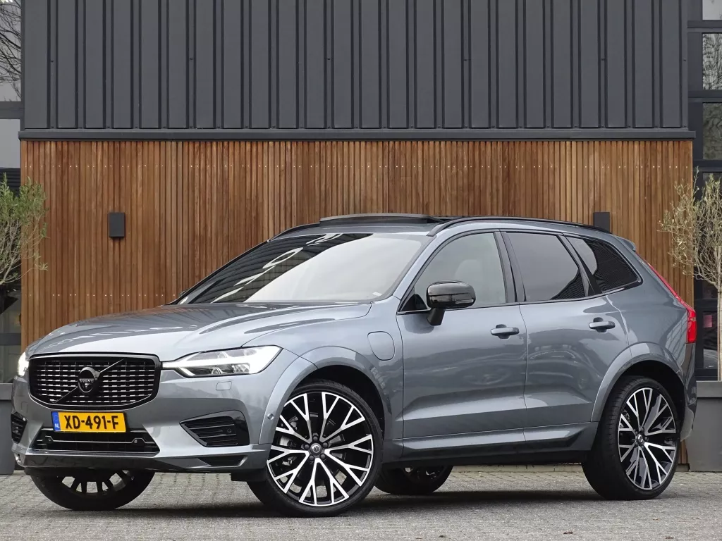 Volvo XC60 T8 400PK AWD / R-Design / 360&deg; / panoramadak / *NAP*