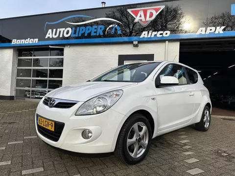 Hyundai i20 1.2i DynamicVersion /Nieuwe apk bij aflevering/Airco/Lm velgen/1e eigenaar/Dealer onderhouden