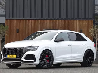 Audi Q8 4.0 TFSI V8T 601PK RS Q8 q. / carbon / ceramic brakes / B&amp;O