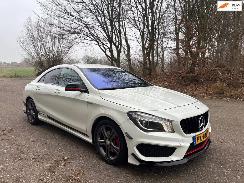 Mercedes-Benz CLA-klasse 180 Prestige | AMG pakket