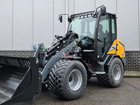 Giant G3500 X-TRA KNIKLADER STAGE V NIEUW!