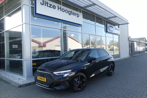 Audi A3 Sportback 40 TFSI e Edition TREKHAAK AFNEEMBAAR (1.400KG), CRUISE, CLIMA, NAVI, APPLE CARPLAY/ANDROID AUTO, KEYLESS, STOELVERWARMING, LANE ASSIST, 85.854KM